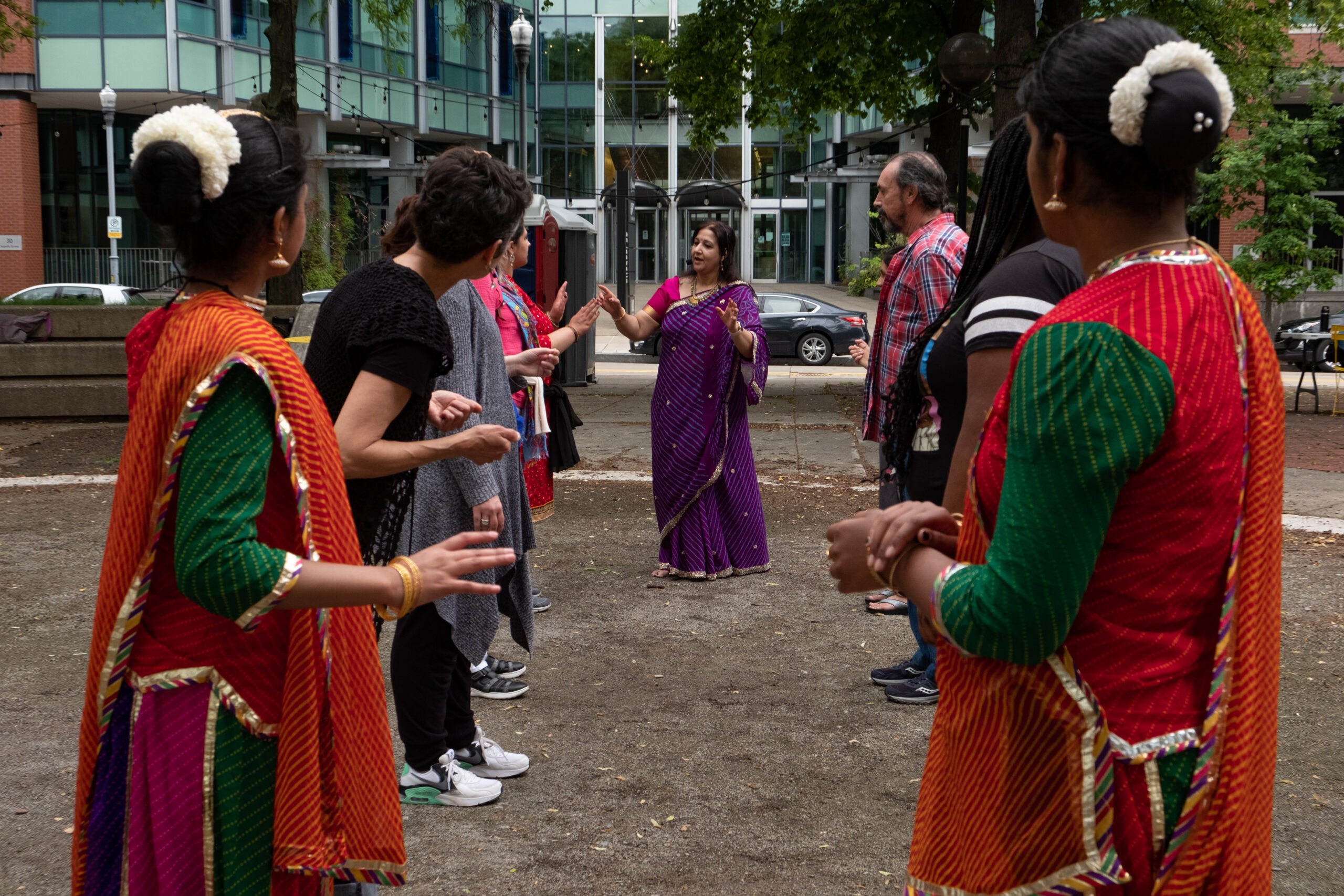 Sanskruti School of Indian Dance and Music leads an outdoor class at Allegheny Landing, summer 2022.