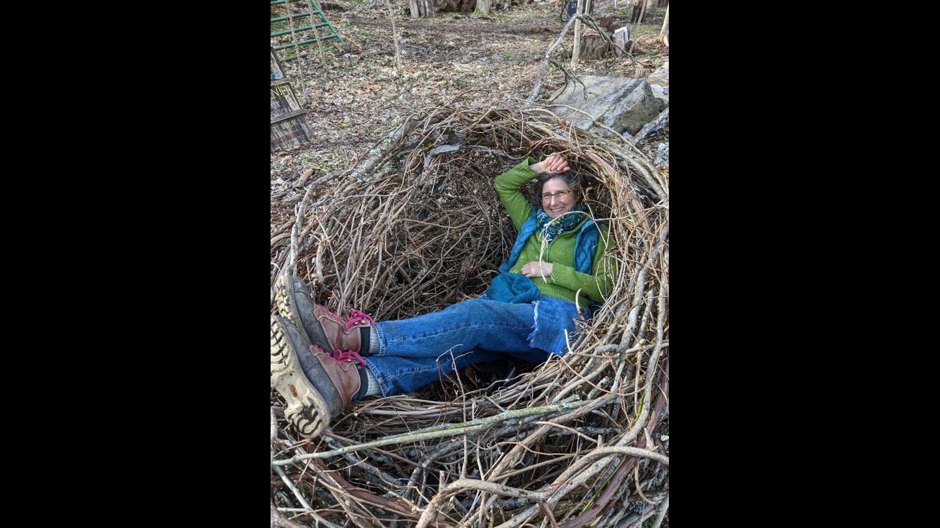 Erika Johnson, Nest